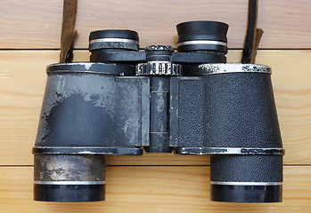 Image showing binoculars