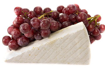 Image showing Brie and grapes