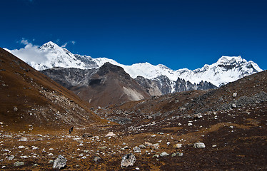 Image showing Cho oyu peak and mountain ridge in Himalayas