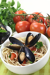Image showing spaghetti with mussels