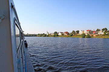 Image showing cottages on coast big river