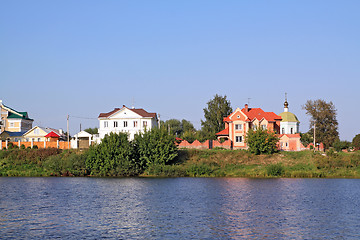 Image showing cottages on coast big river