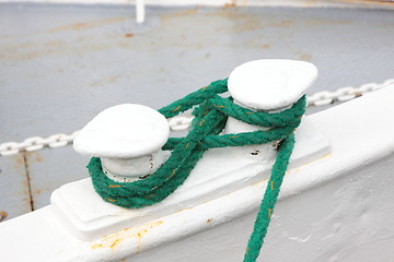 Image showing Rope for mooring a boat to a pier