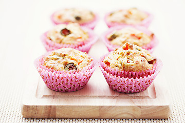 Image showing muffins with green olives