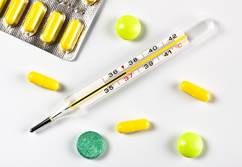 Image showing thermometer and pills