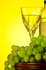 Image showing glass of white wine and grape