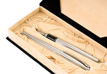 Image showing gift box with two pens 