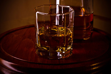 Image showing whiskey glass on wooden tray