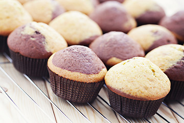 Image showing black and white muffins
