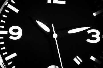 Image showing Black and white clock.