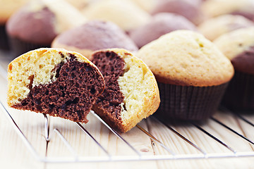 Image showing black and white muffins