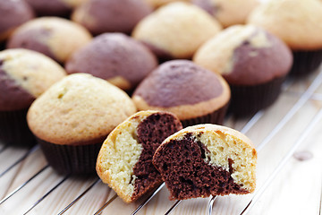 Image showing black and white muffins