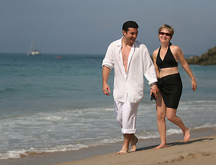 Image showing Couple on the beach