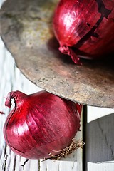 Image showing Red onions