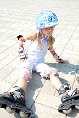 Image showing child on in-line rollerblade skate