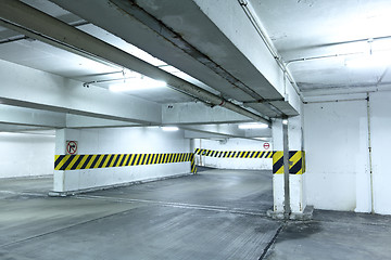 Image showing parkint lot