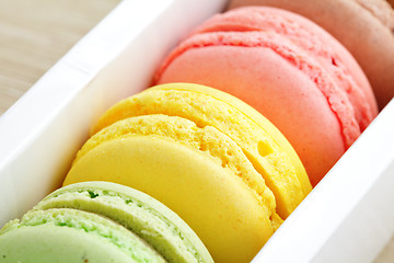 Image showing macaroons in box