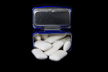 Image showing Gum in a box