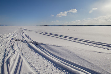 Image showing The crack in the ice on the sleigh track