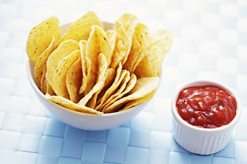 Image showing nachos with salsa