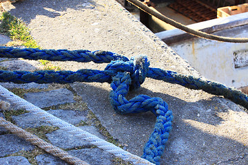 Image showing Rope for mooring a boat to a pier