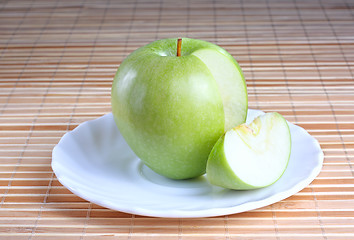 Image showing Apple on the plate