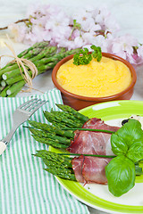 Image showing Asparagus with speck