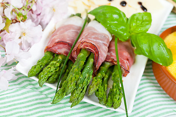 Image showing Asparagus with speck