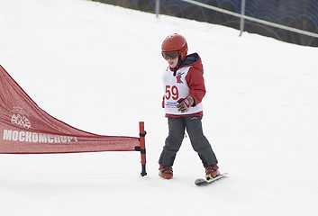 Image showing Sliing on one ski