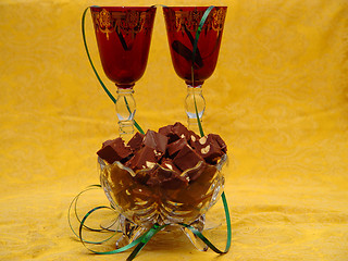 Image showing Glasses and Fudge