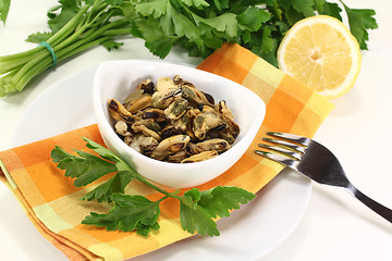 Image showing mussels with flat leaf parsley