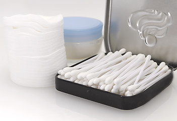 Image showing Cotton sticks and cotton pads 