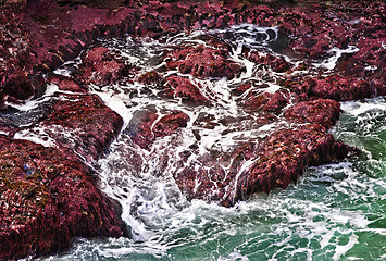 Image showing ocean waves on rocks