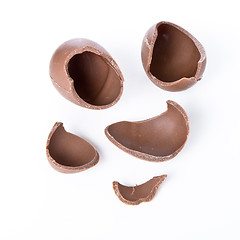 Image showing cracked chocolate egg 