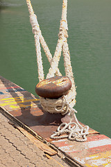 Image showing Rope for mooring a boat to a pier