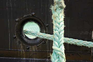 Image showing Rope for mooring a boat to a pier