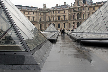 Image showing At Louvre Entrance