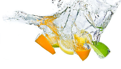 Image showing citrus fruit splashing