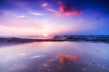 Image showing Beautiful sea sunrise