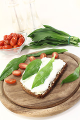 Image showing ramson bread with fresh cottage cheese