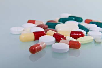 Image showing various pills