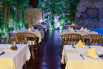 Image showing empty tables at the restaurant