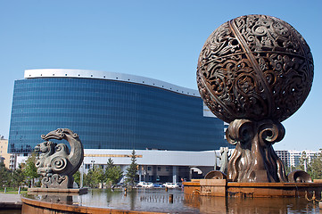 Image showing Fountain and business building