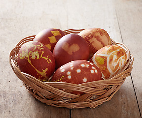 Image showing easter eggs colored with onion skin