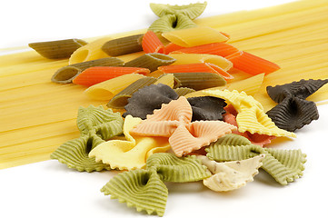 Image showing Italian pasta spaghetti, Penne rigate tricolore and farfalle