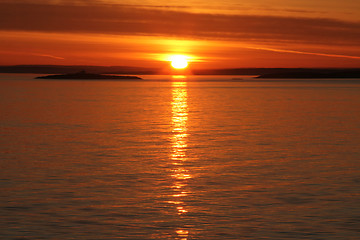 Image showing Sunrise at the sea.