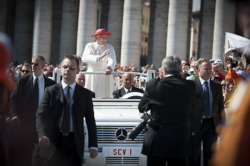 Image showing Pope Benedict XVI blessing with guards