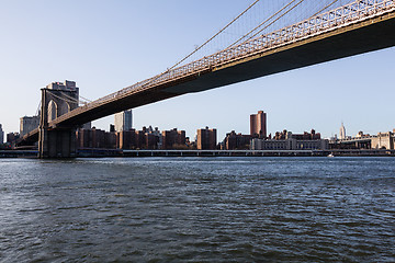Image showing Brooklyn Bridge towards midtown manhattan