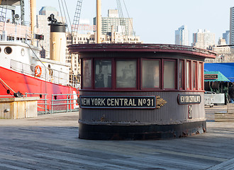 Image showing Old office on Pier 17 in New York City