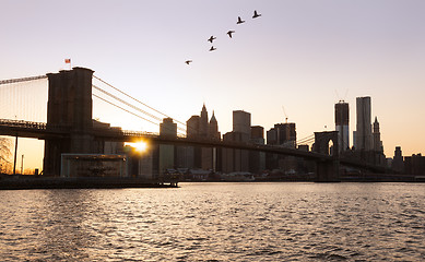 Image showing Brooklyn Bridge towards lower manhattan